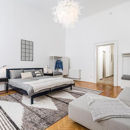 City Center Apartment With Balcony Budapest Exterior photo