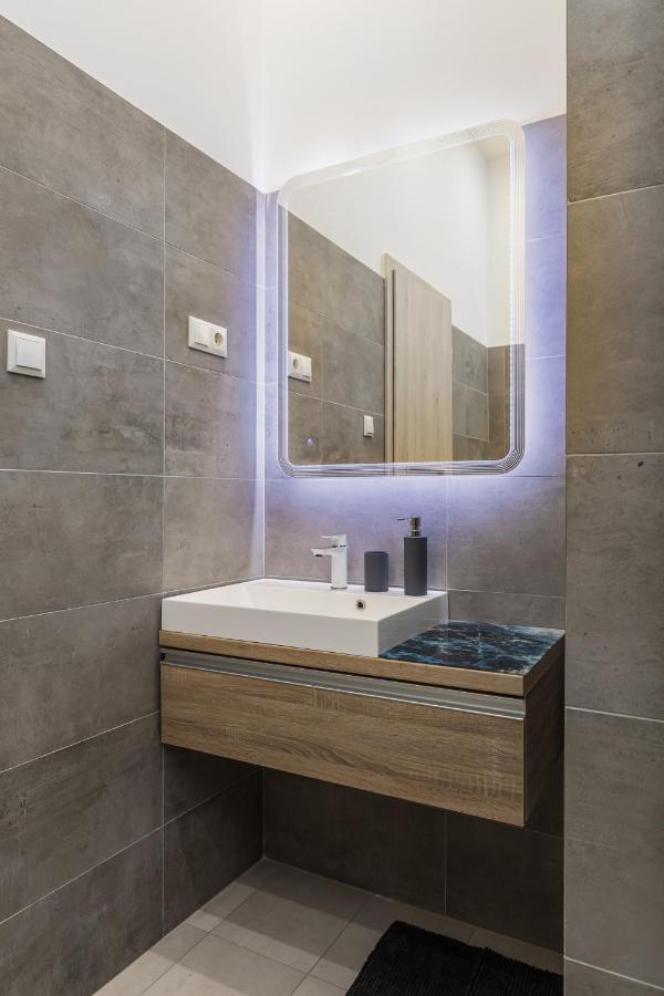 City Center Apartment With Balcony Budapest Exterior photo